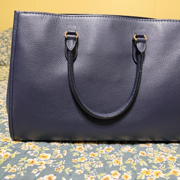 Coach - Brooke Carryall - Elegant Navy Blue Leather Handbag